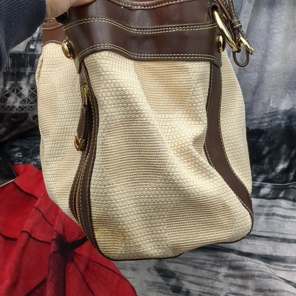 DKNY  Linen & & leather purse